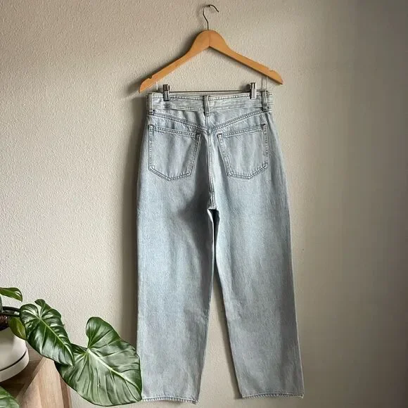 NWT Abercrombie & Fitch The Loose High Rise Belted Jeans in Light Wash - Picture 2 of 6